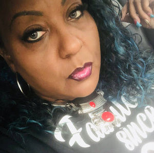 Meet your Posher, Nia